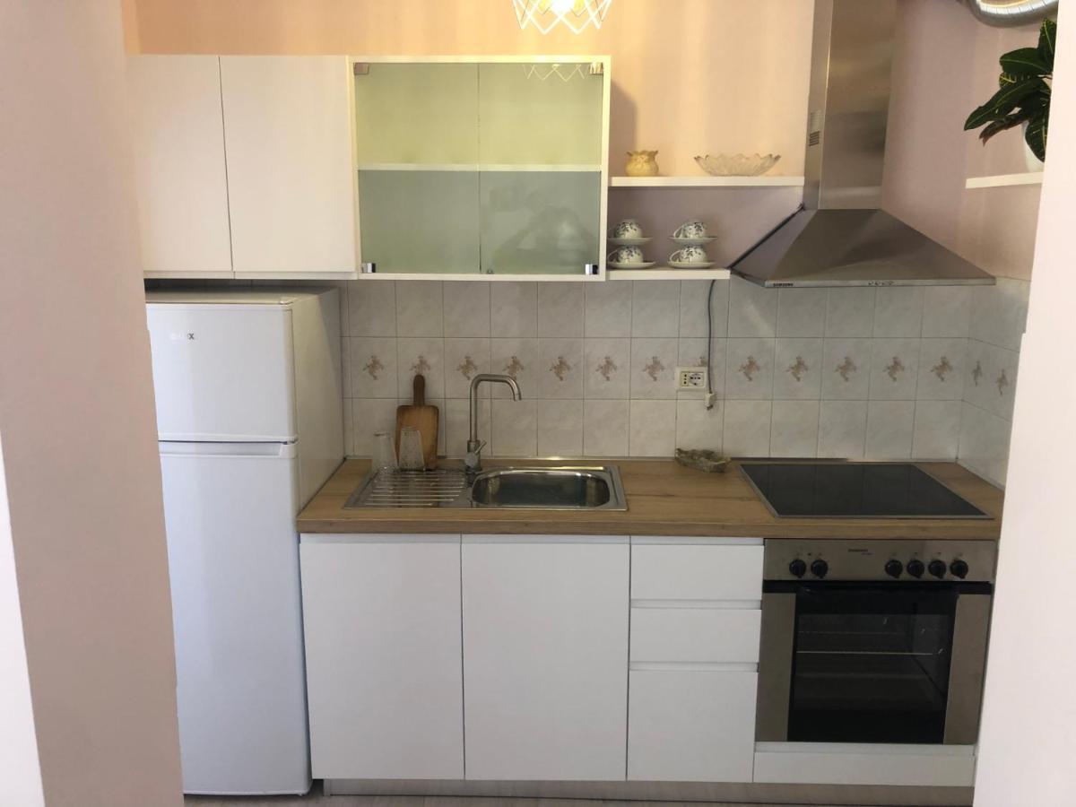 Itan'S Apartment-Lovely Guest Apartment In Center Тирана Экстерьер фото