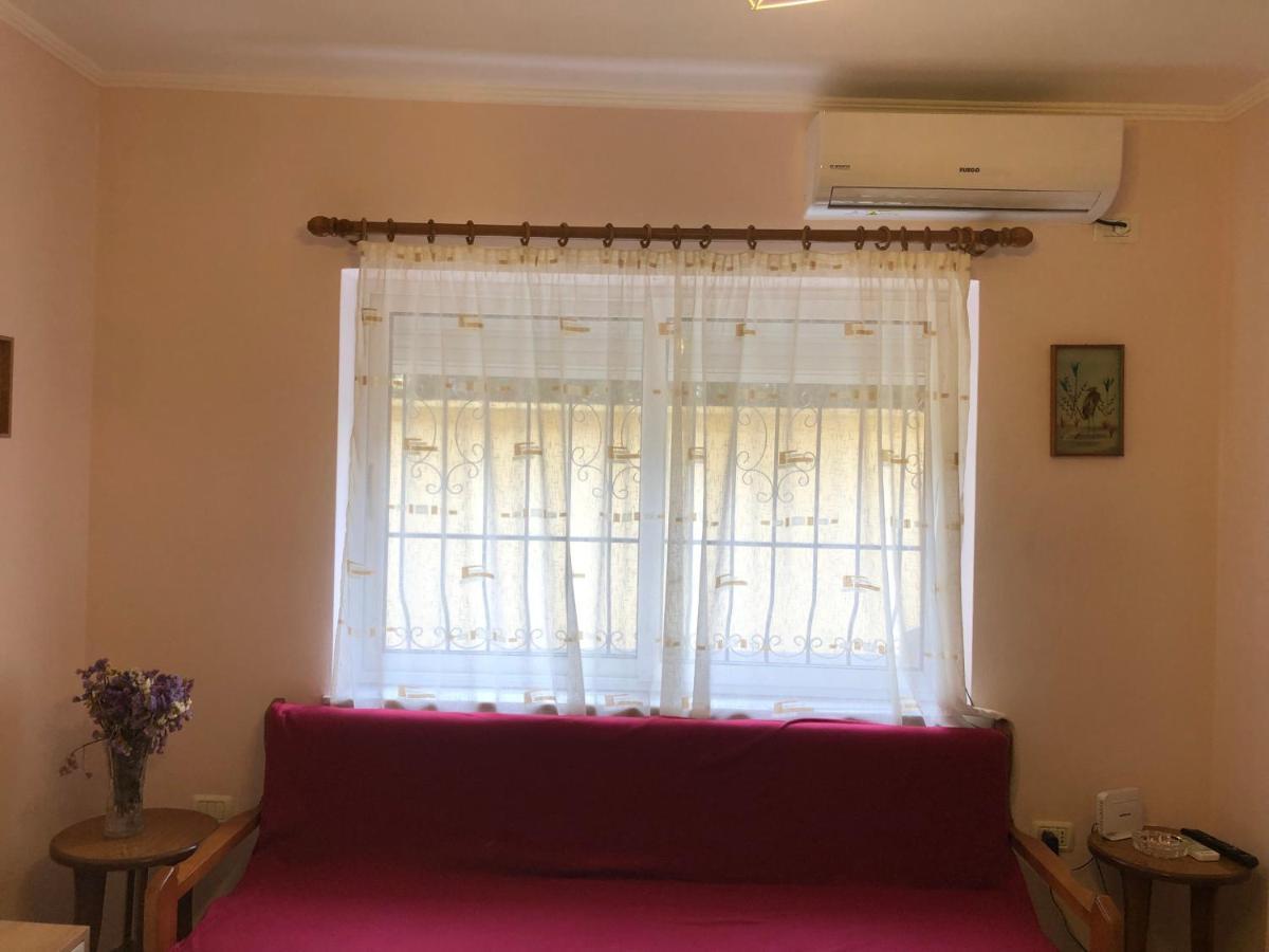 Itan'S Apartment-Lovely Guest Apartment In Center Тирана Экстерьер фото